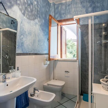 2 Bedroom Amazing In Apartment Giardini Naxos